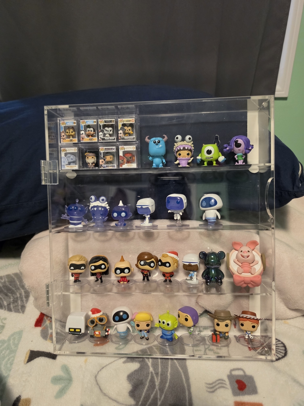 Clear Acrylic Display Case for Collectible Figures - Transparent